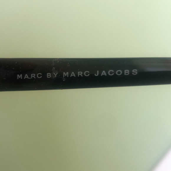 Marc Jacobs sun glasses in case main image 4